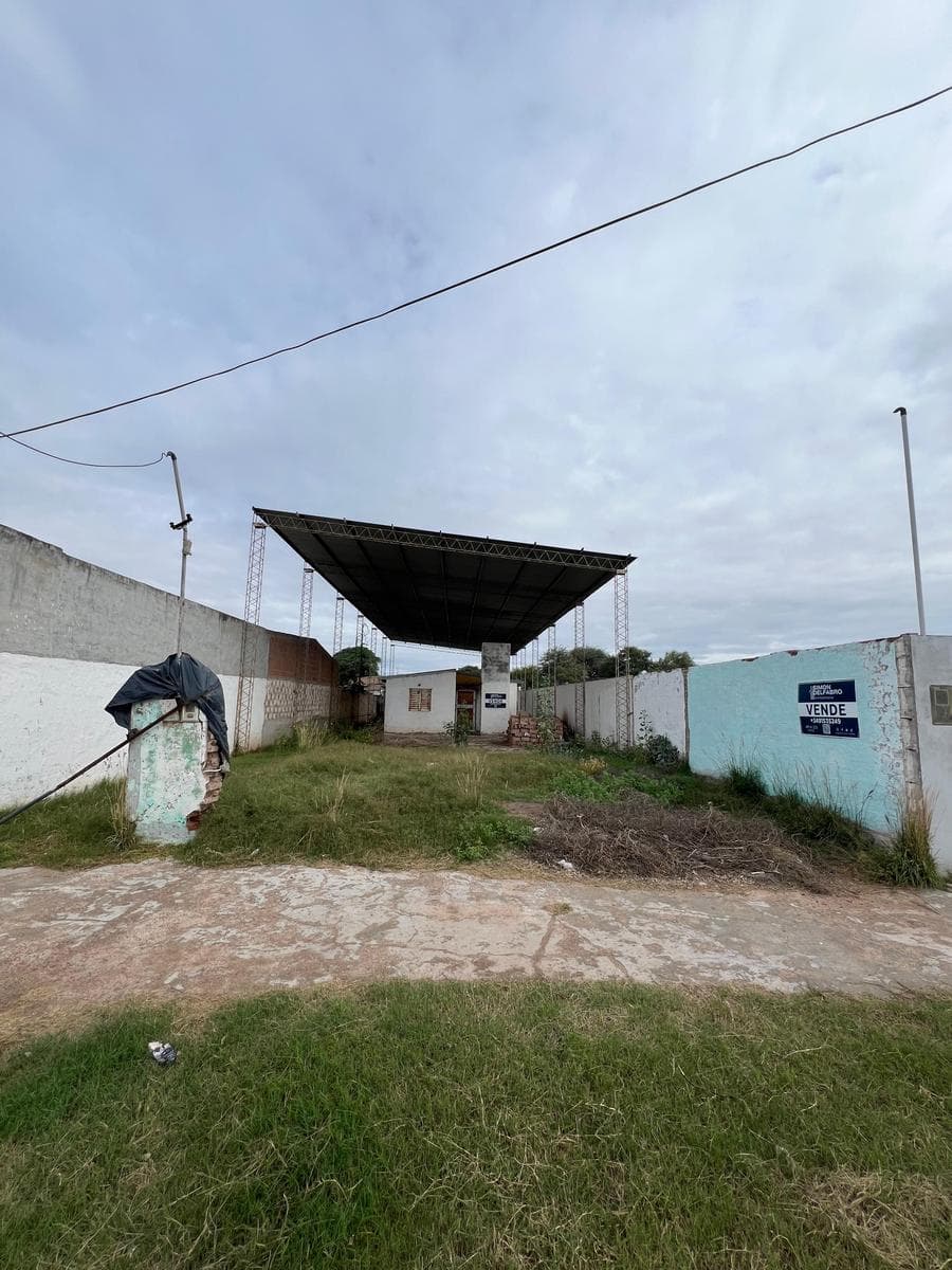 Terreno en Bandera sobre calle Saavedra con tinglado + 2 casas - 1