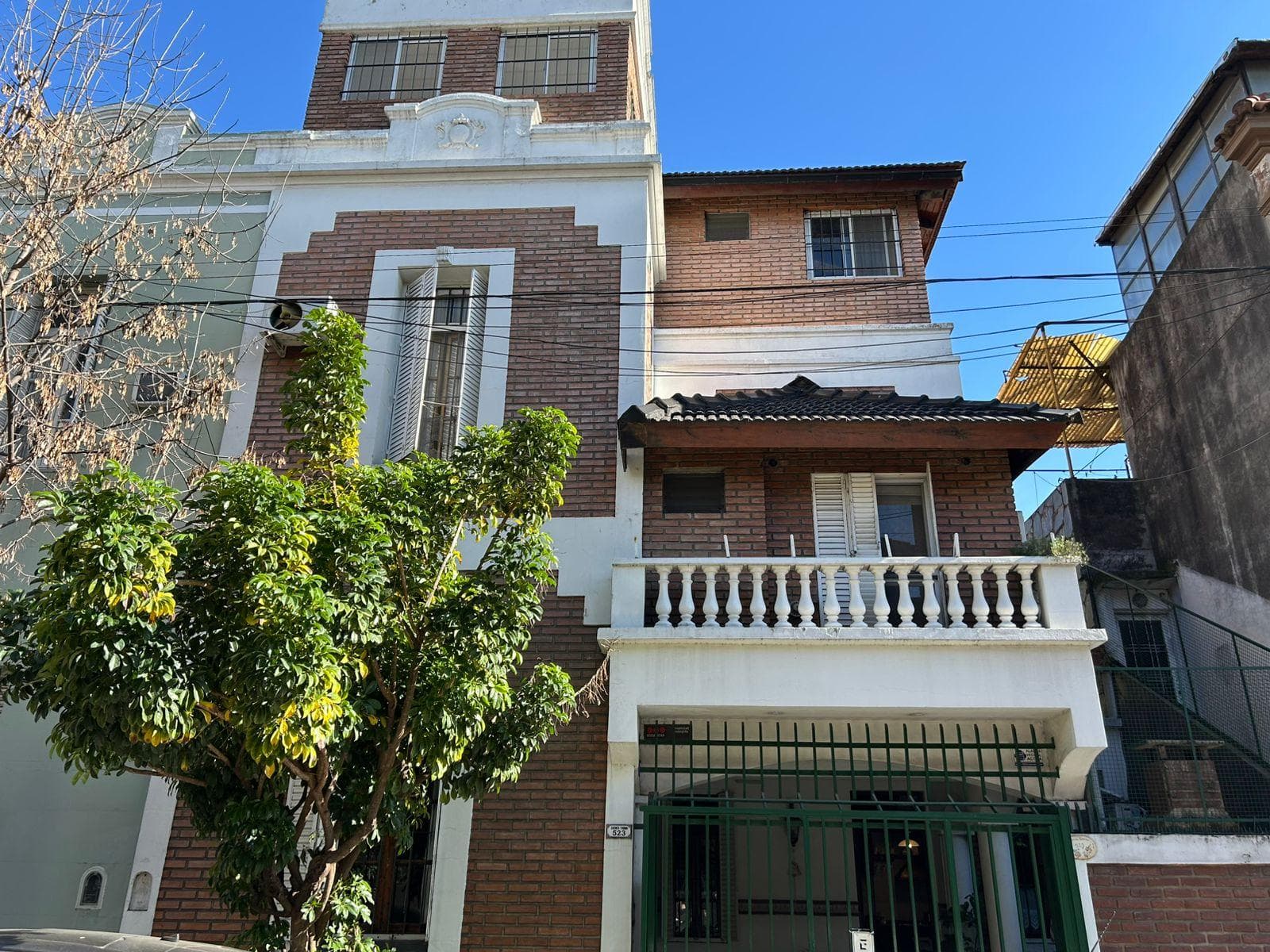 Casa 5 ambientes - Liniers - 1