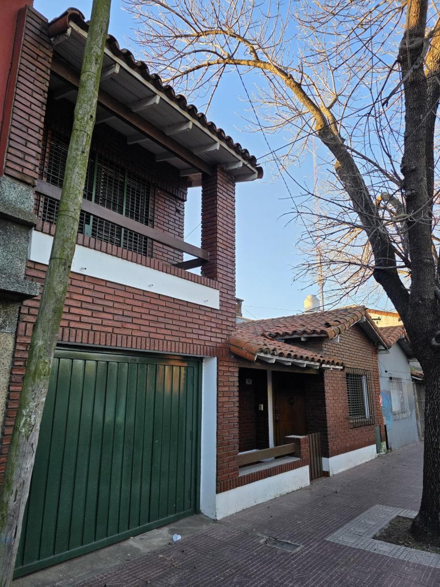 Casa en venta - 4 Dormitorios 3 Baños - San Fernando - 1