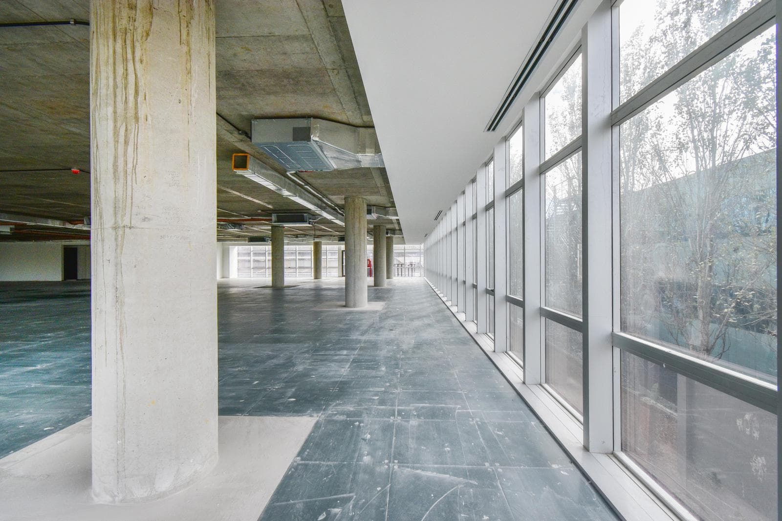 Alquiler oficina en San Isidro Plaza, Martínez - 1