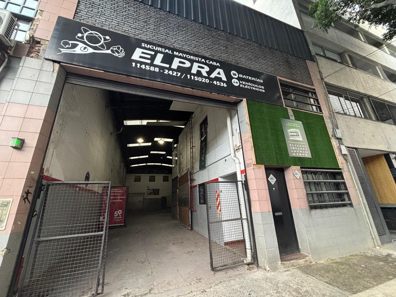 Galpón Espectacular con 8 metros de altura!!! Acceso vehicular. Sup 320 m2 Manuel A. Rodriguez 2400 - 1