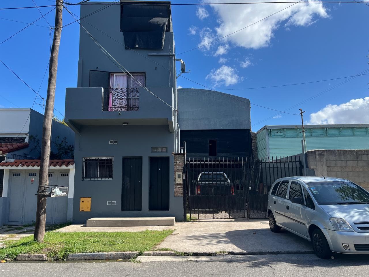 GALPON CON 2 DEPTOS A MTS DE AUTOPISTA. - 1