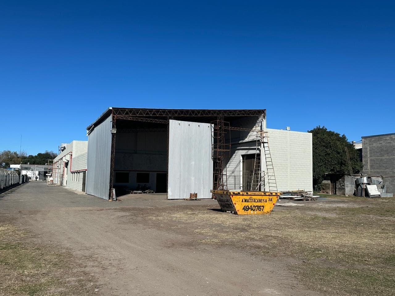 Alquiler - Galpón / Local / Oficina - Blvd. de los Alemanes - 1