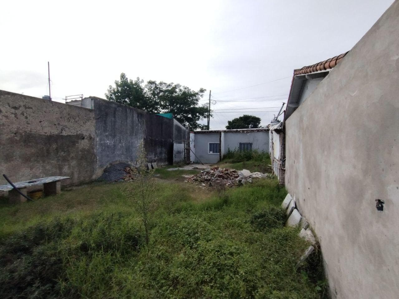 VENDE - LOTE - PISCINA CON JACUZZI- OPORTUNIDAD INVERSOR- - 1