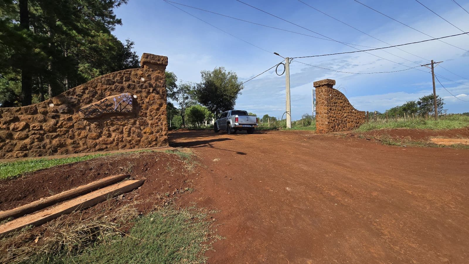 Venta de terreno club de campo Los Agapantos Apostoles - 1