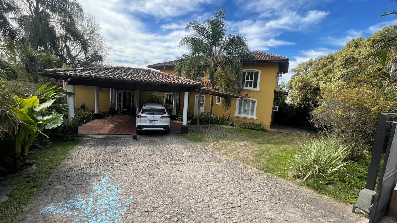 Casa en Venta y Alquiler - 1
