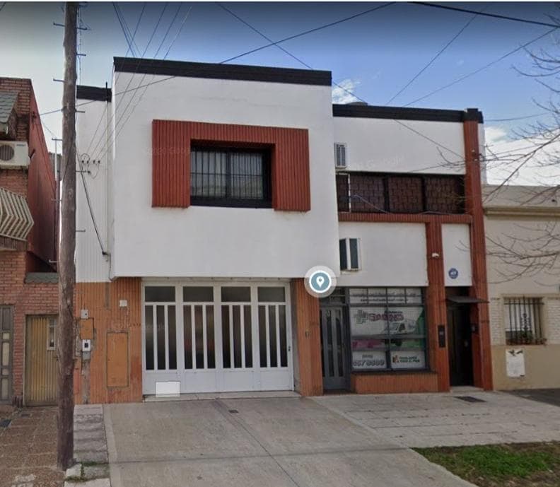 Galpón, local comercial y oficinas - 1