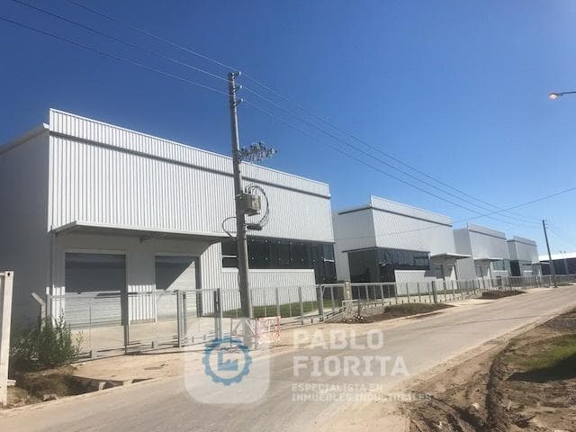 Deposito industrial y logístico en alquiler 5520 m2 en dos naves con playa en Polo industrial Ezeiza - 1