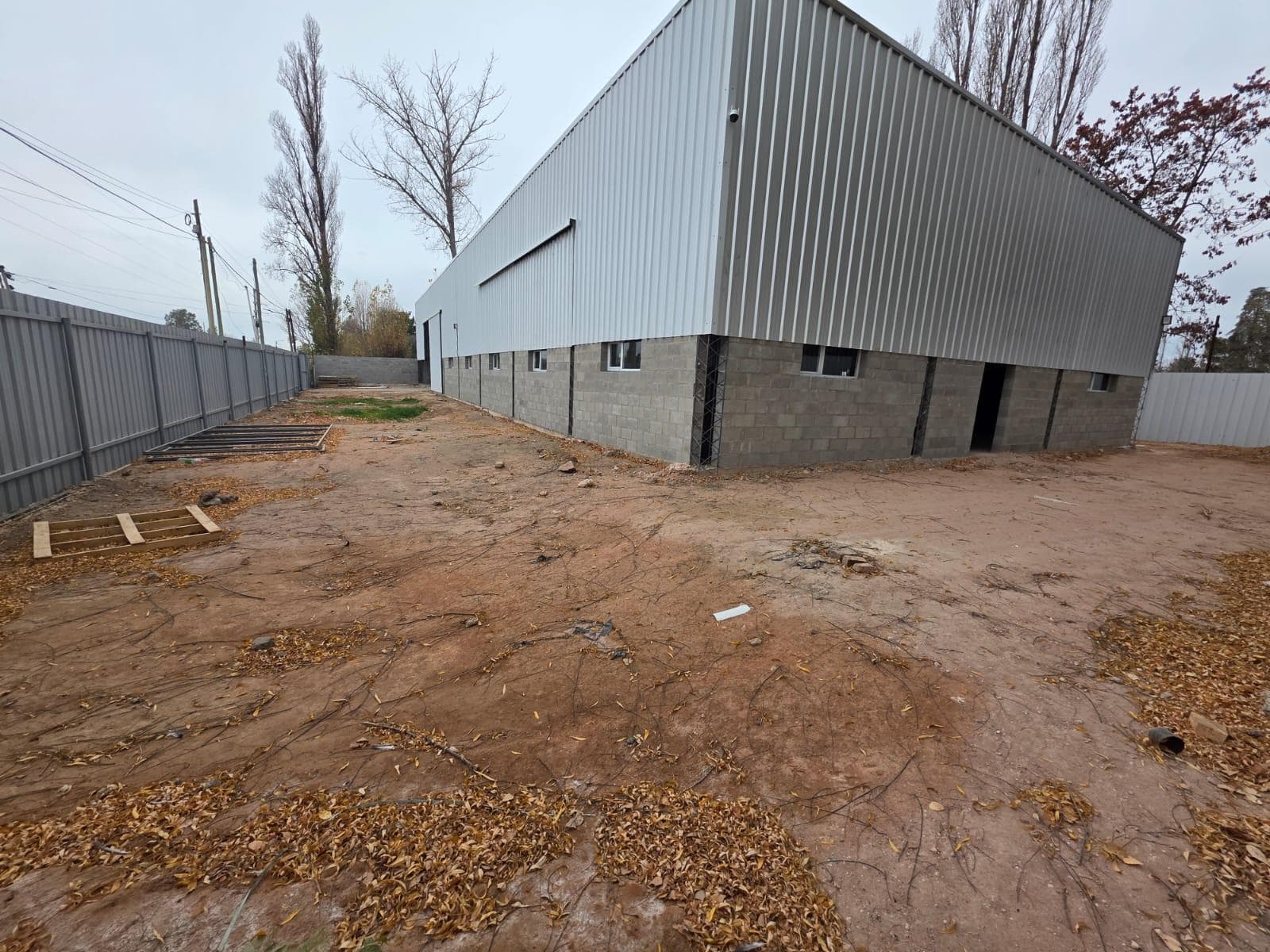 Galpón en Zona Aeropuerto Neuquen - 1