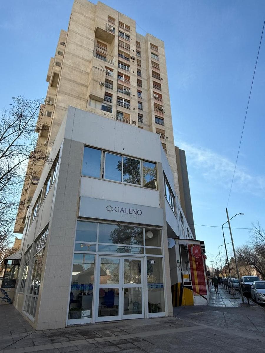 ALQUILER COCHERA Y BAULERA en Calle Santa Fe N°634 - 1