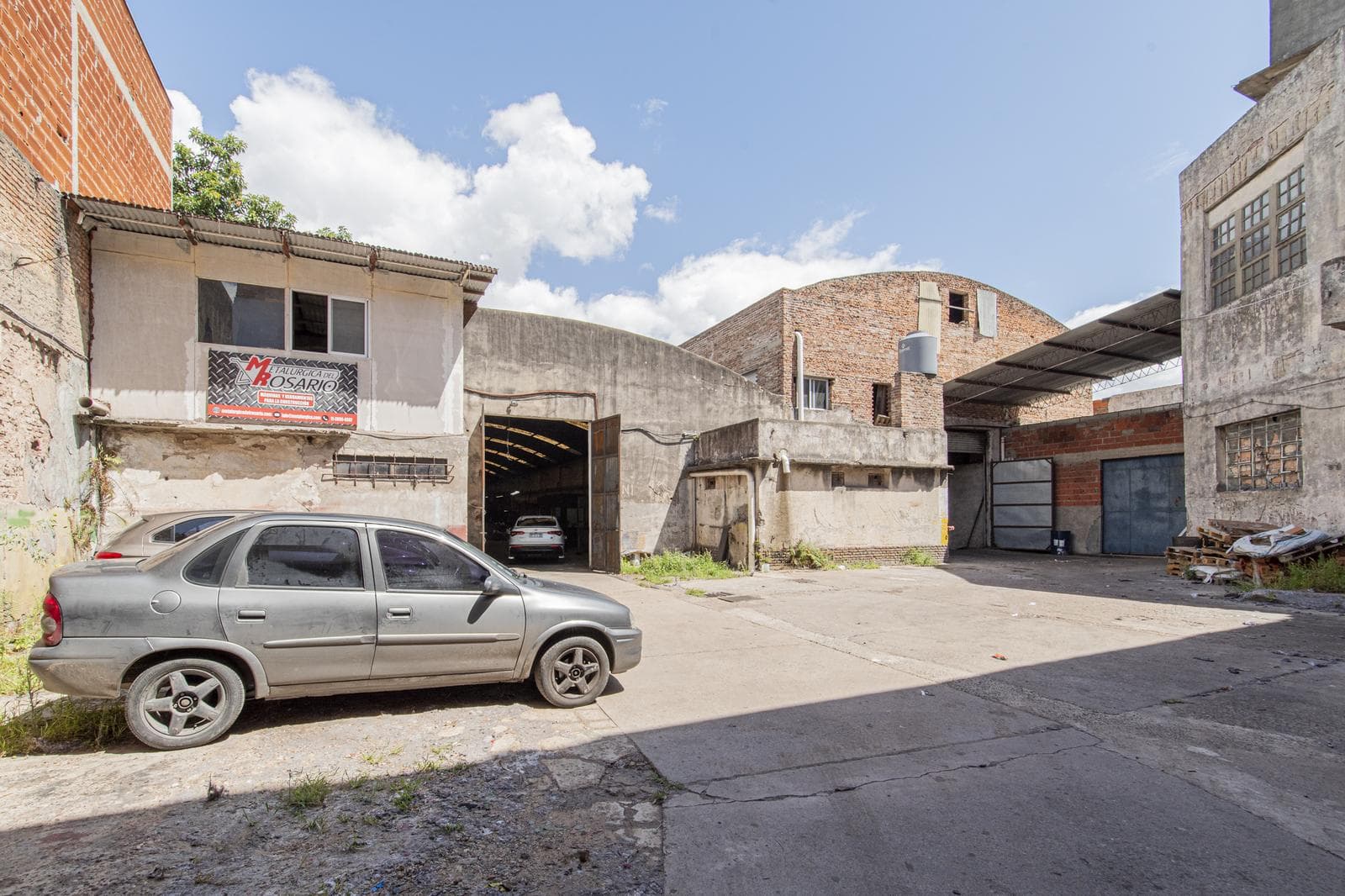 GRAN NAVE GALPÓN sobre Av. San Martin Caseros - 1