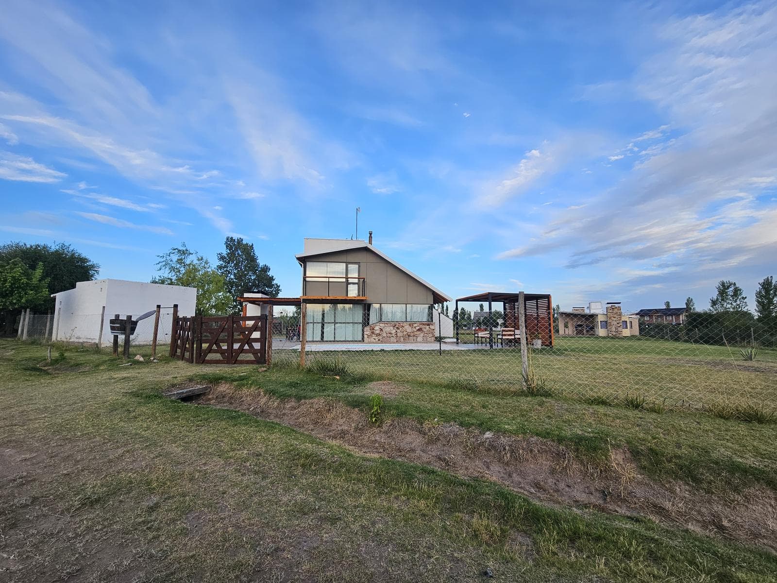 3 Cabañas a terminar con Piscina Villa 25 de Mayo - 1