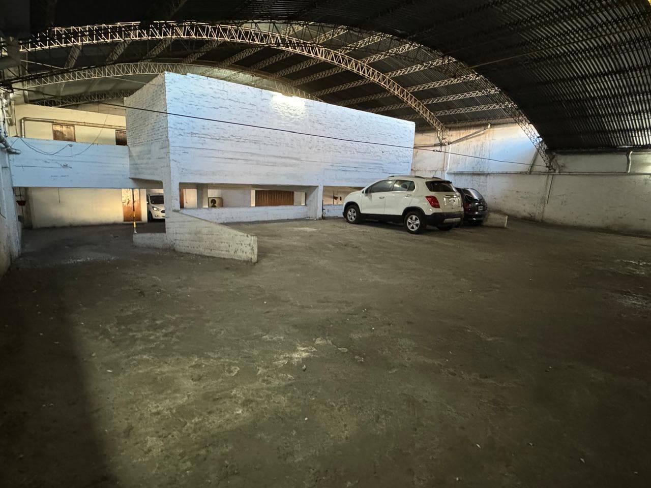 Cochera en zona centro, acceso por rampa fija. - 1