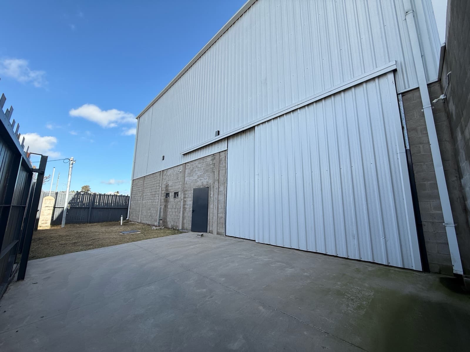 Galpón de 735 m2 en Alquiler - Benavidez - 1