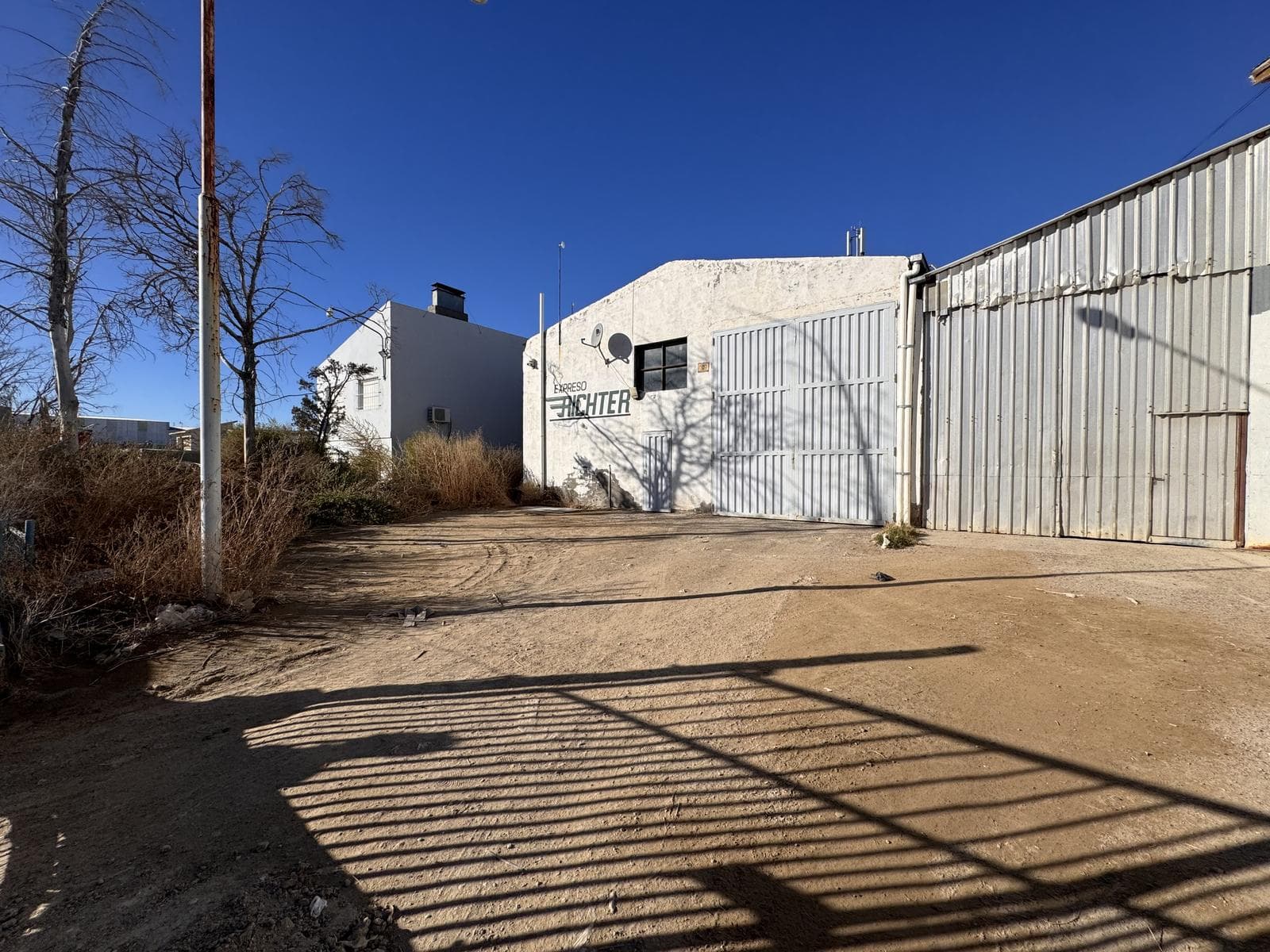 Galpón en Alquiler en Parque Industrial Liviano - 1