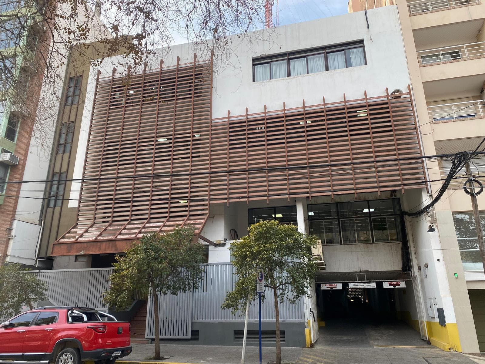 Venta de Cochera en Hipólito Yrigoyen - 1