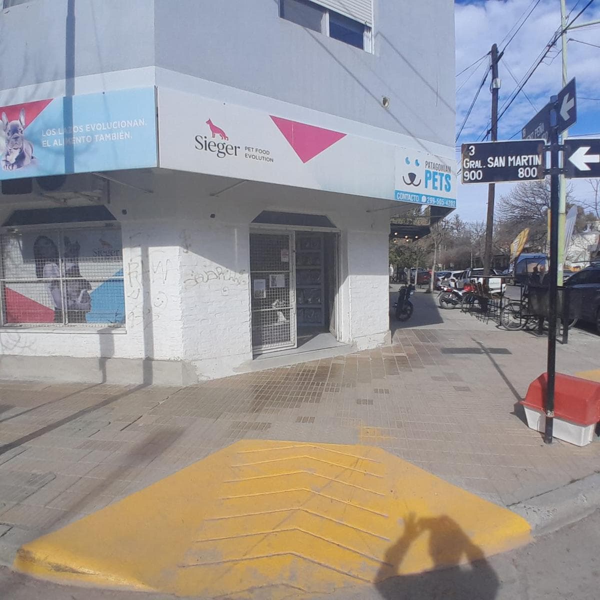 Vendo Local Comercial en el centro de Cipolletti, Rio Negro - 1