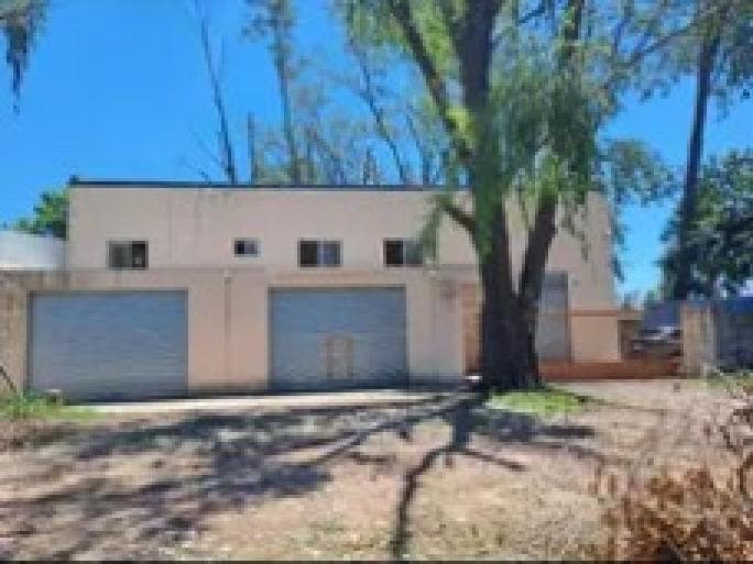 Depósito en venta - Oficinas - La Lonja - 1