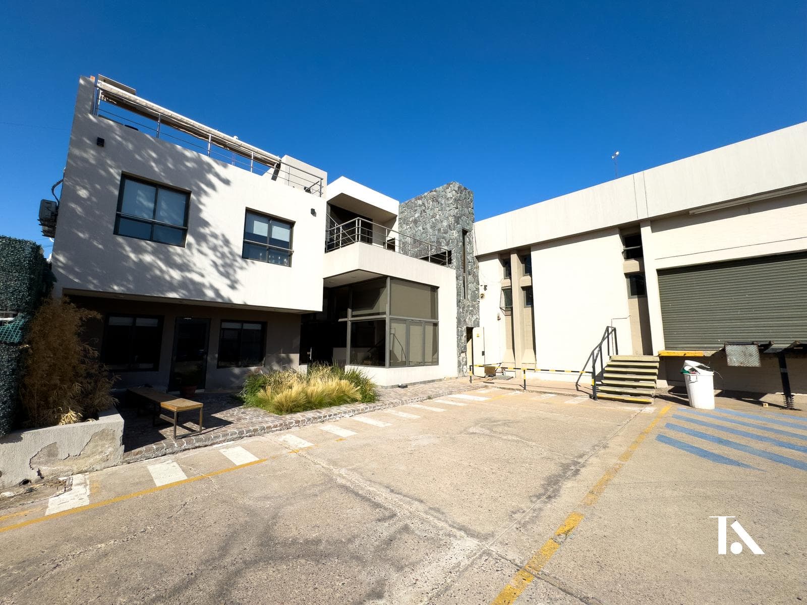 Bodega en Godoy Cruz - 1