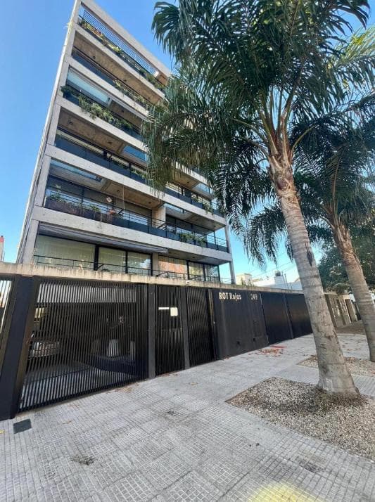 Cochera en alquiler. Ituzaingo - 1