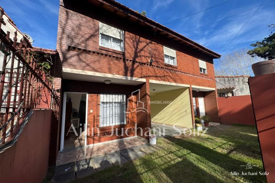 Triplex con vista a la calle en San Bernardo Del Tuyu - 1