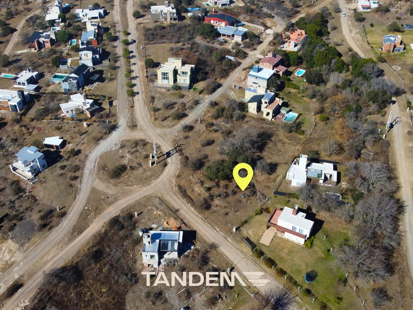 Terreno en Tanti - Barrio con seguridad - 1