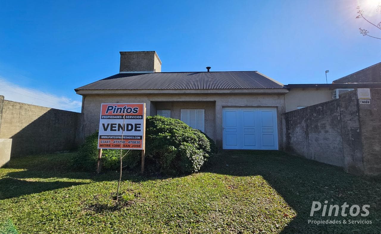 Casa sobre 9 de Julio, a solo 220 mts de Acceso Dr. Bastián. SAN JOSE. - 1