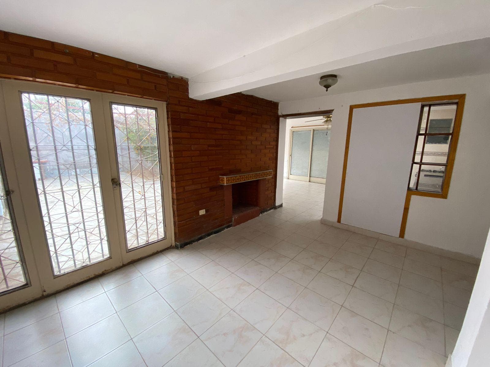 Casa en Barrio Militar - 1