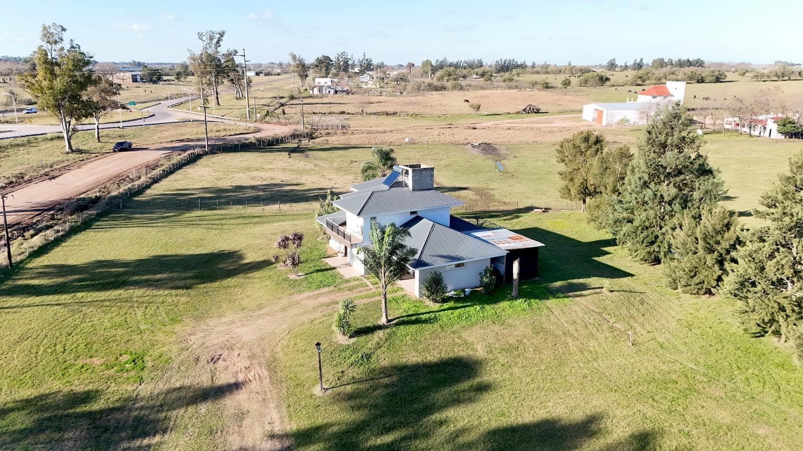 Granja con Casa y Cabañas Acceso a Colón - 2