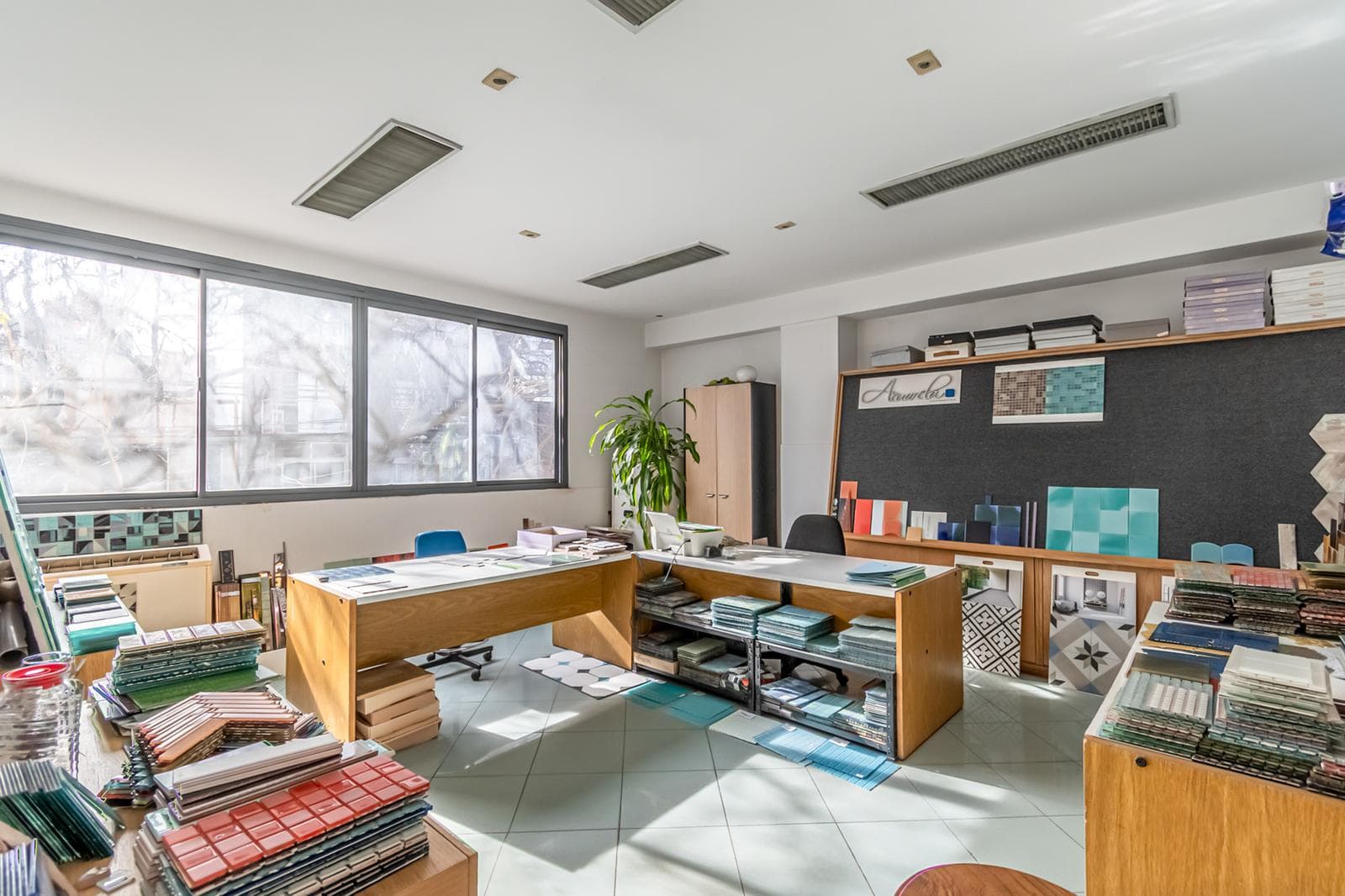 Edificio comercial en alquiler en Chacarita - 1