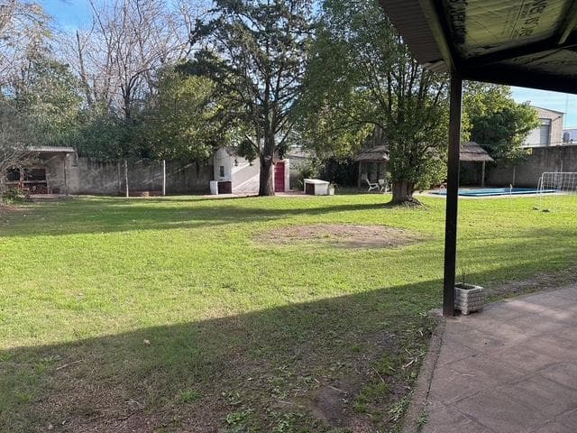 Casa Quinta en Venta en Villa Udaondo 3 ambientes con Quincho y Pileta - 1