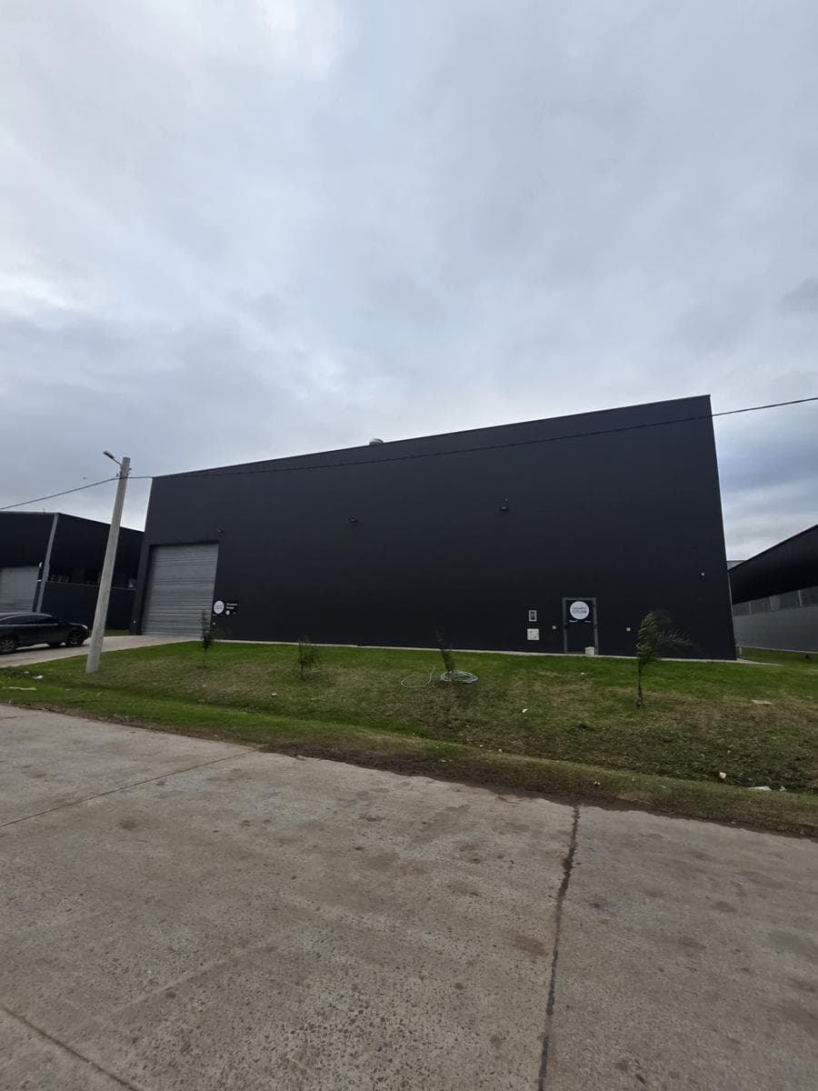 Nave Industrial en Moreno - 1