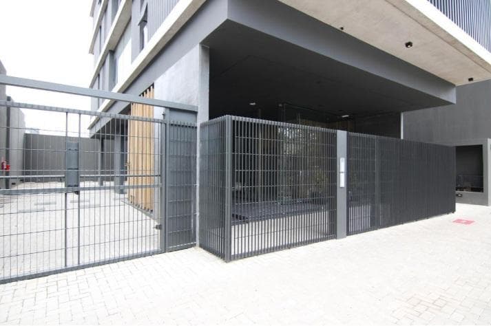 Cochera cubierta en PB en Olivos - 1