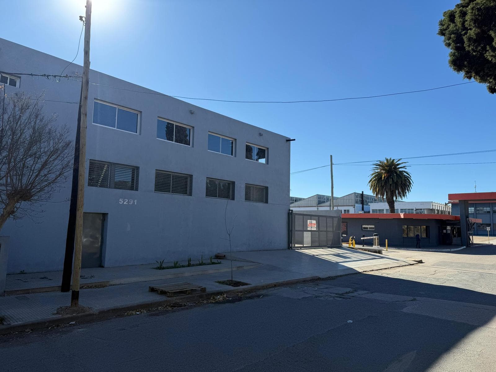 galpon mas oficina en Cordoba Capital - 1