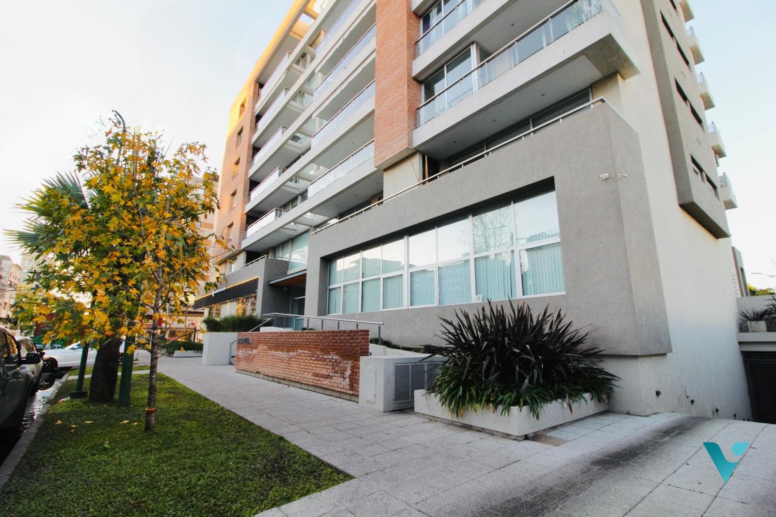 Oficina en venta en Ituzaingó Norte edificio premium - 1