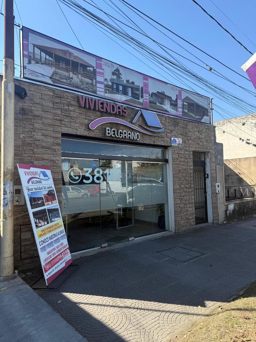 Casa con Local Comercial sobre Av. Belgrano - 1