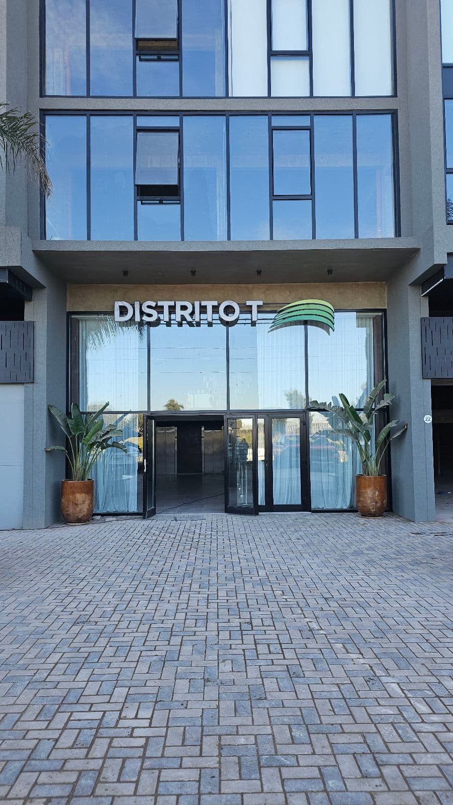 Oficina en venta Distrito T, Terravista, General Rodriguez - 1