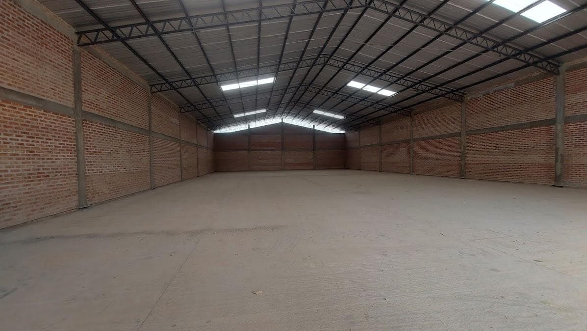 ATENCION EMPRESAS - Galpón en Alquiler - ciudad de Allen - 1