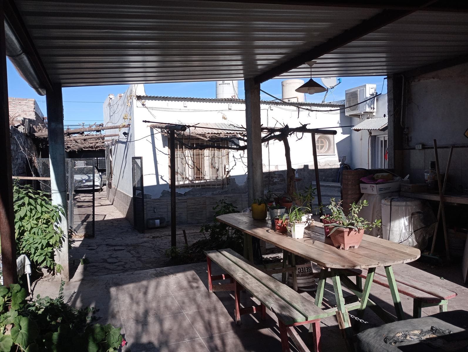 Casa con local, en Catriel - 1