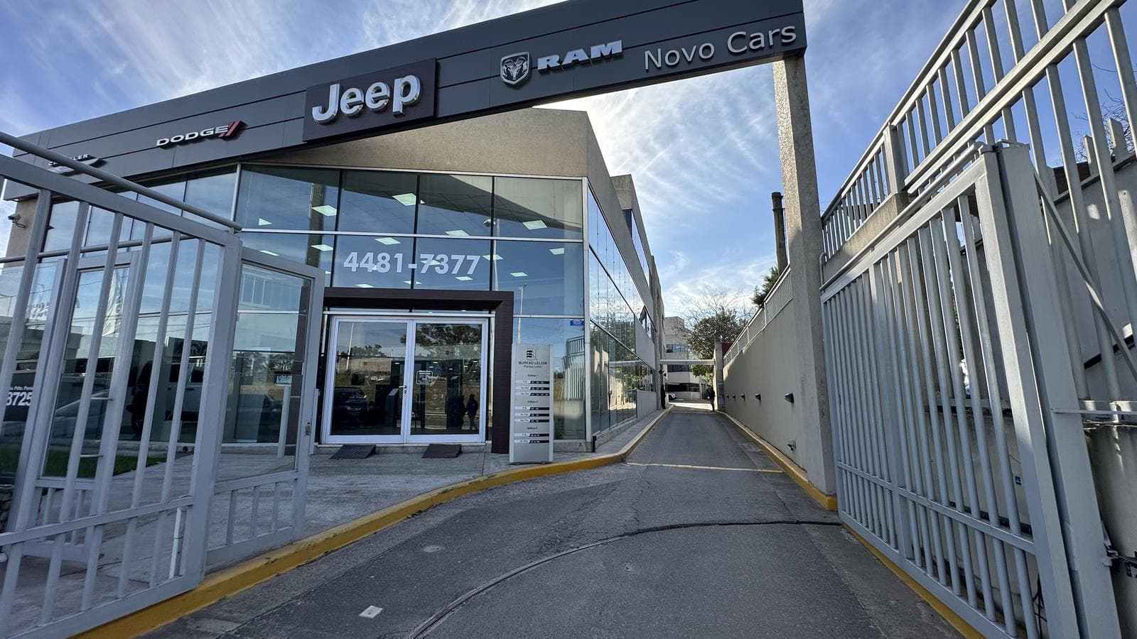 Venta o Alquiler Oficina de 102 m2 c/ cochera en Parque Leloir - 1