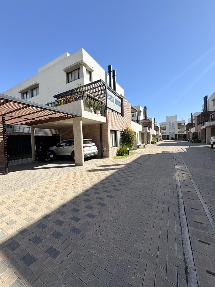 Venta Departamento 2 dormitorios Granadero Baigorria Complejo Mio - 1