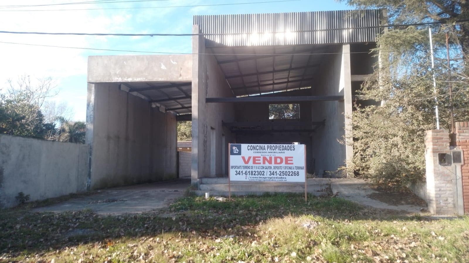 Terreno en venta, Ricardone - Departamento de San LorenzoEXCELENTE TERRENO sobre la ruta (en la colectora), con galpon, deposito y oficinas a terminar - 1