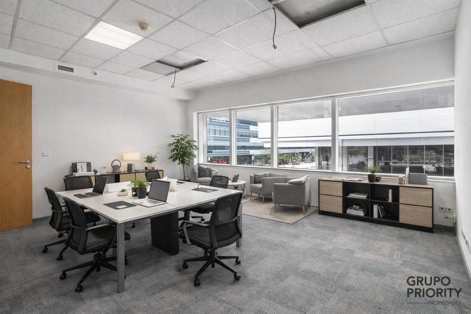 Oficina en alquiler en Puerto Madero con cochera! - 1