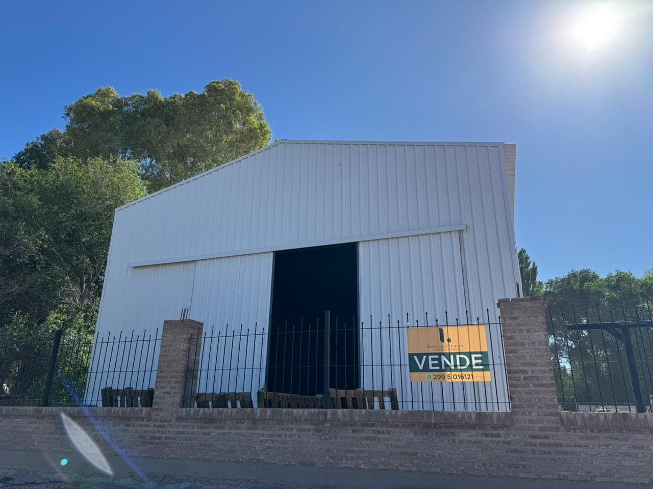 Galpon en venta en Centenario frente a ruta 7 - 1