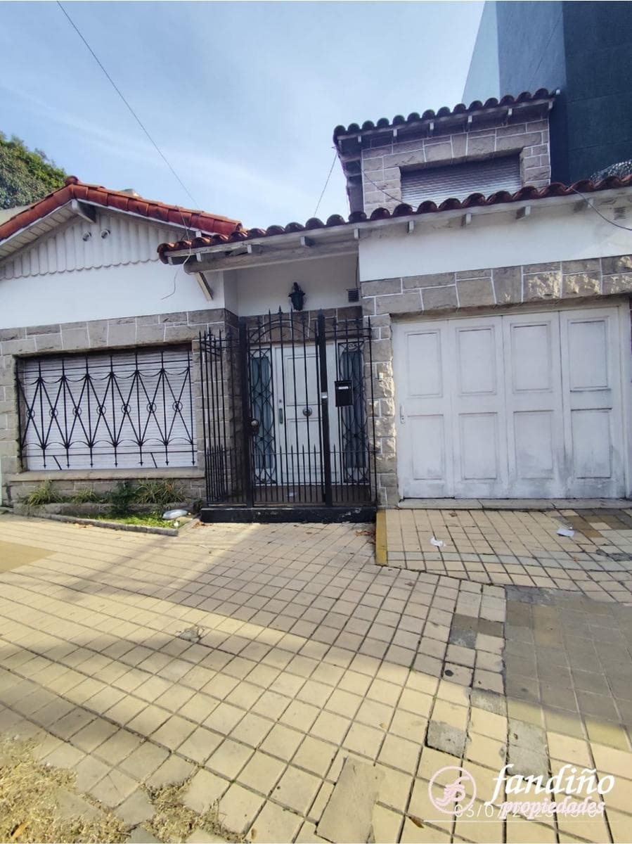 Casa en Temperley Este - 1