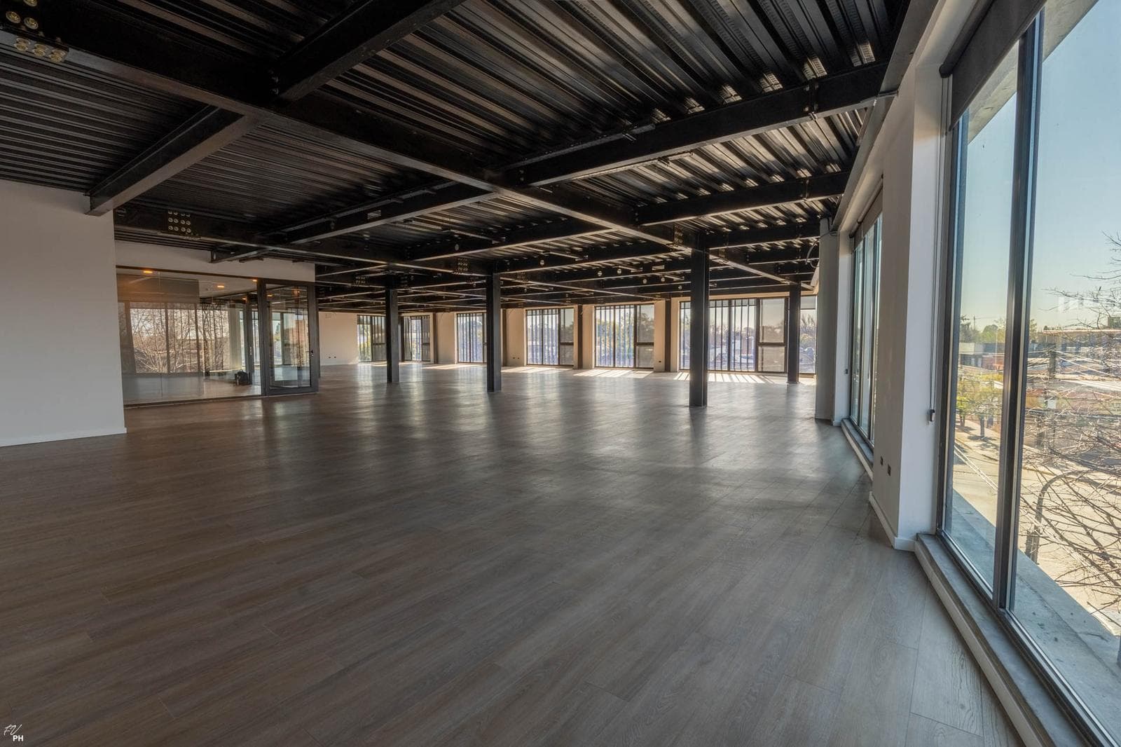 ALQUILER DE OFICINA VILLA MARGARITA - FISHERTON - 1