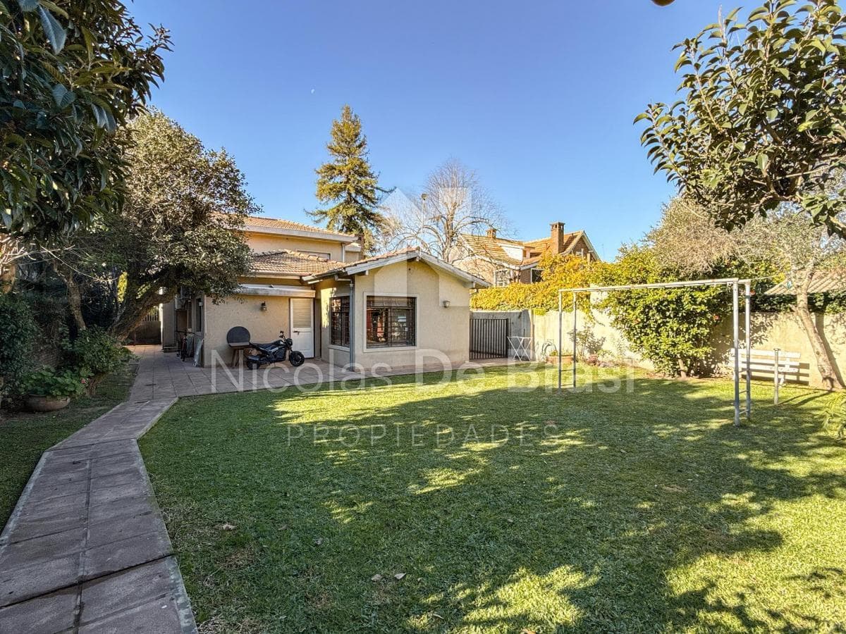 Venta Casa 4 Dormitorios Jardin Pileta en Acassuso, Av. Libertador al Rio - 1