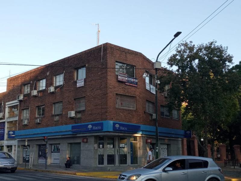Oficina en alquiler de 1 ambiente en el centro de Adrogue - 1