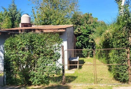 VENTA LOTE CON CASA 2 AMBIENTES A REFACCIONAR LA REJA FINANCIA - 1