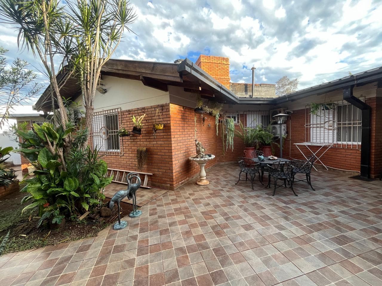 Casa de alto padron en el Km9 de la cudad de Eldorado. ¡Gran oportunidad! - 1